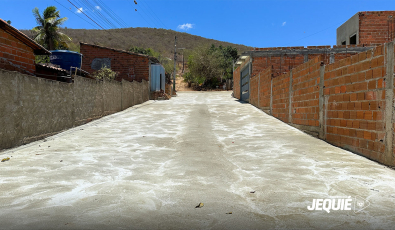 Prefeitura de Jequié segue com obras de pavimentação asfáltica e concretagem no KM 3 e Baixa do Bonfim